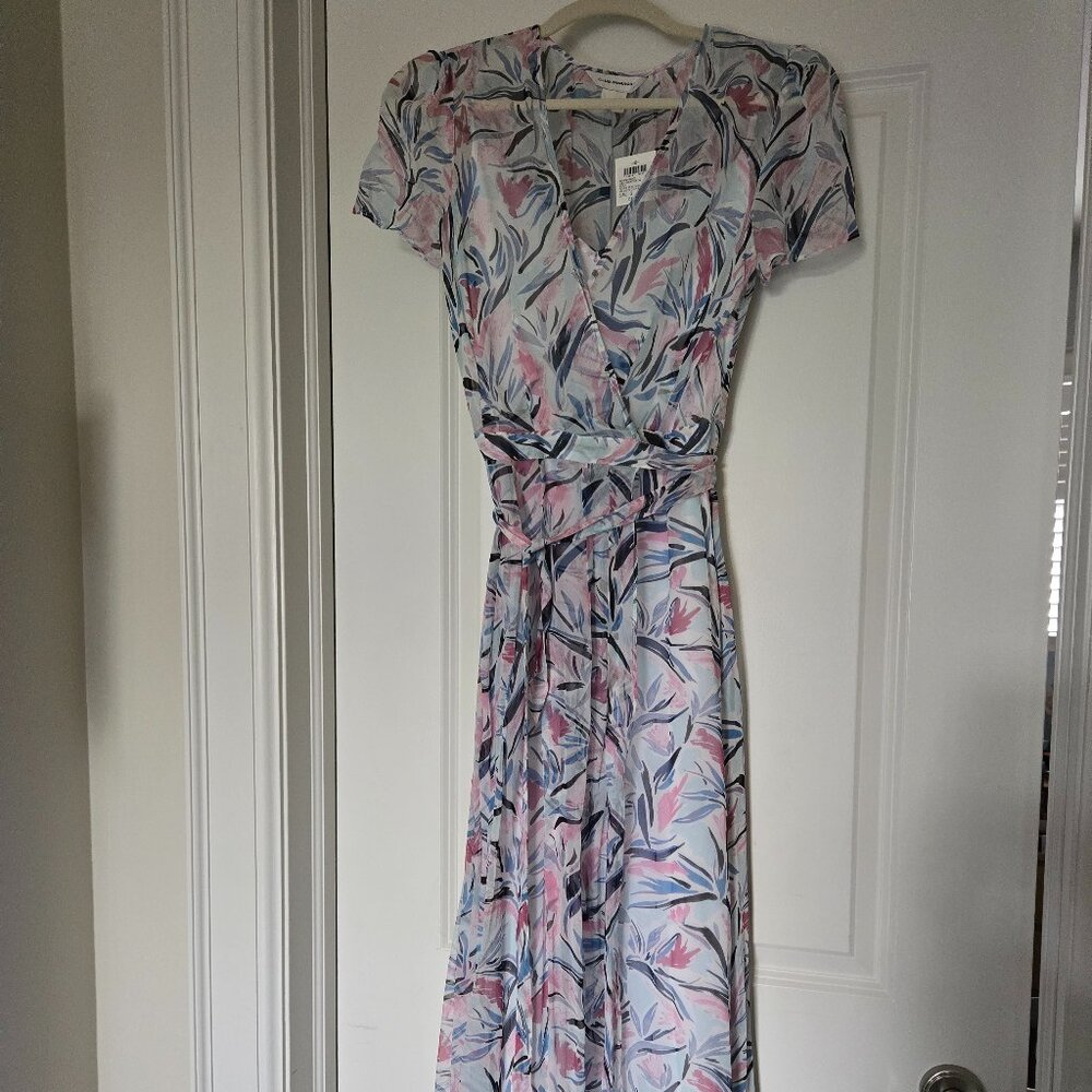 NWT Club Monaco Floral Maxi Dress can be worn 3 ways!